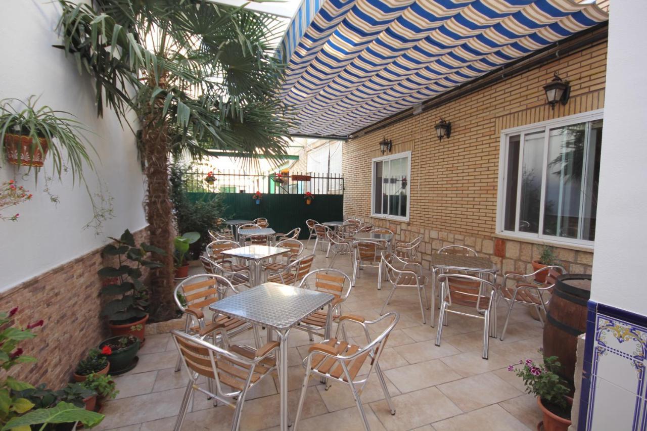 Hostal Restaurante Milan II San Clemente  Exterior photo